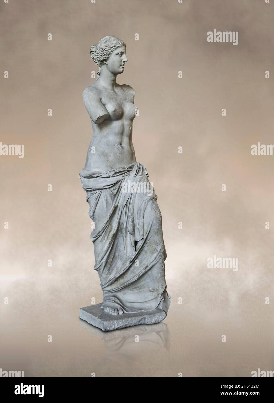 Venus de Milo ancinet statua greca di Afrodite, circa 150 e 125 AC, Museo del Louvre Ma399 o N527. Afrodite è raffigurato capelli in una pistola con un testone Foto Stock