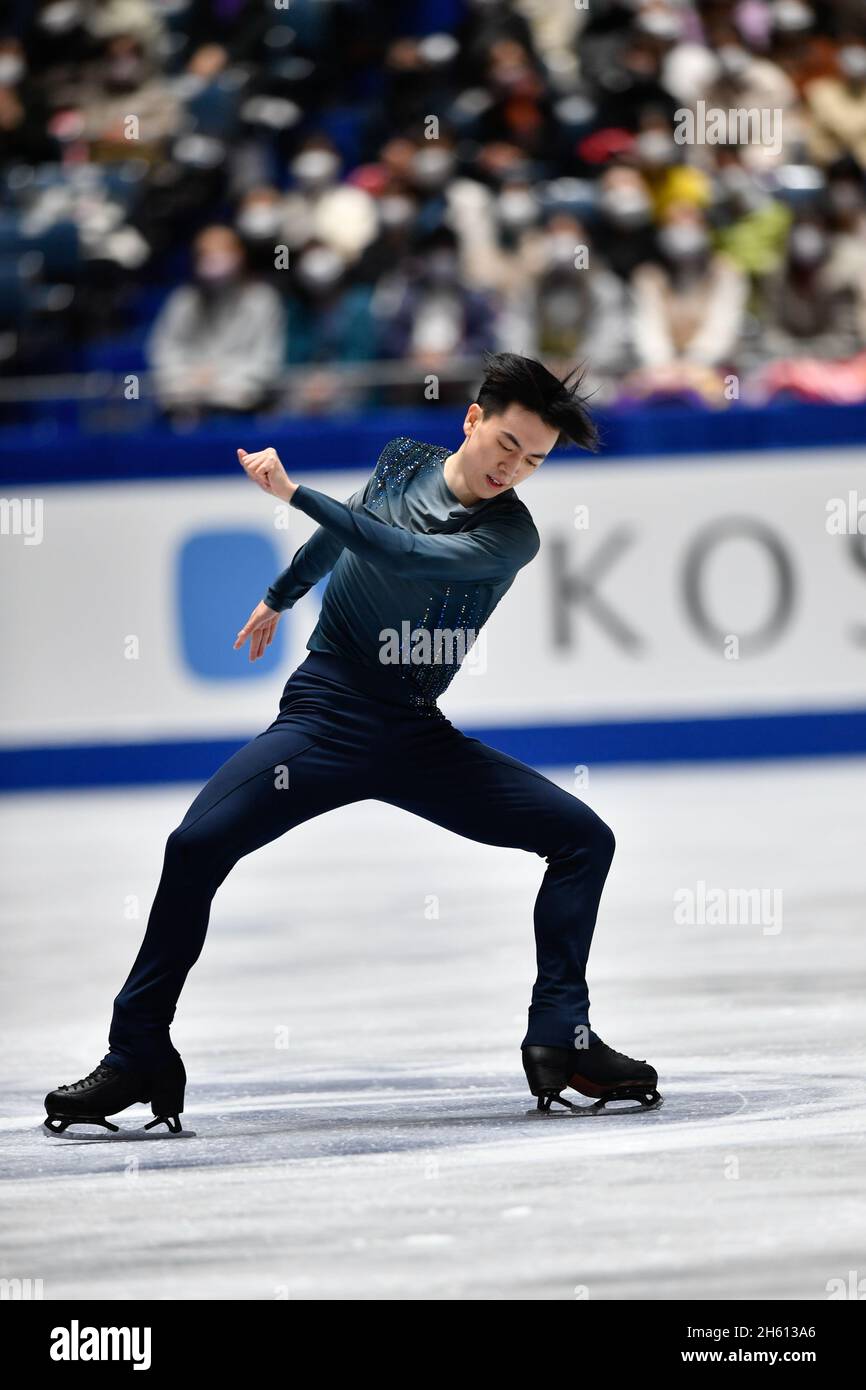 Tokyo, Giappone. 12 novembre 2021. Vincent Zhou degli Stati Uniti compete durante il programma Men's Short Program presso l'International Skating Union (ISU) Grand Prix of Figure Skating a Tokyo, Giappone, il 12 novembre 2021. Credit: Zhang Xiaoyu/Xinhua/Alamy Live News Foto Stock