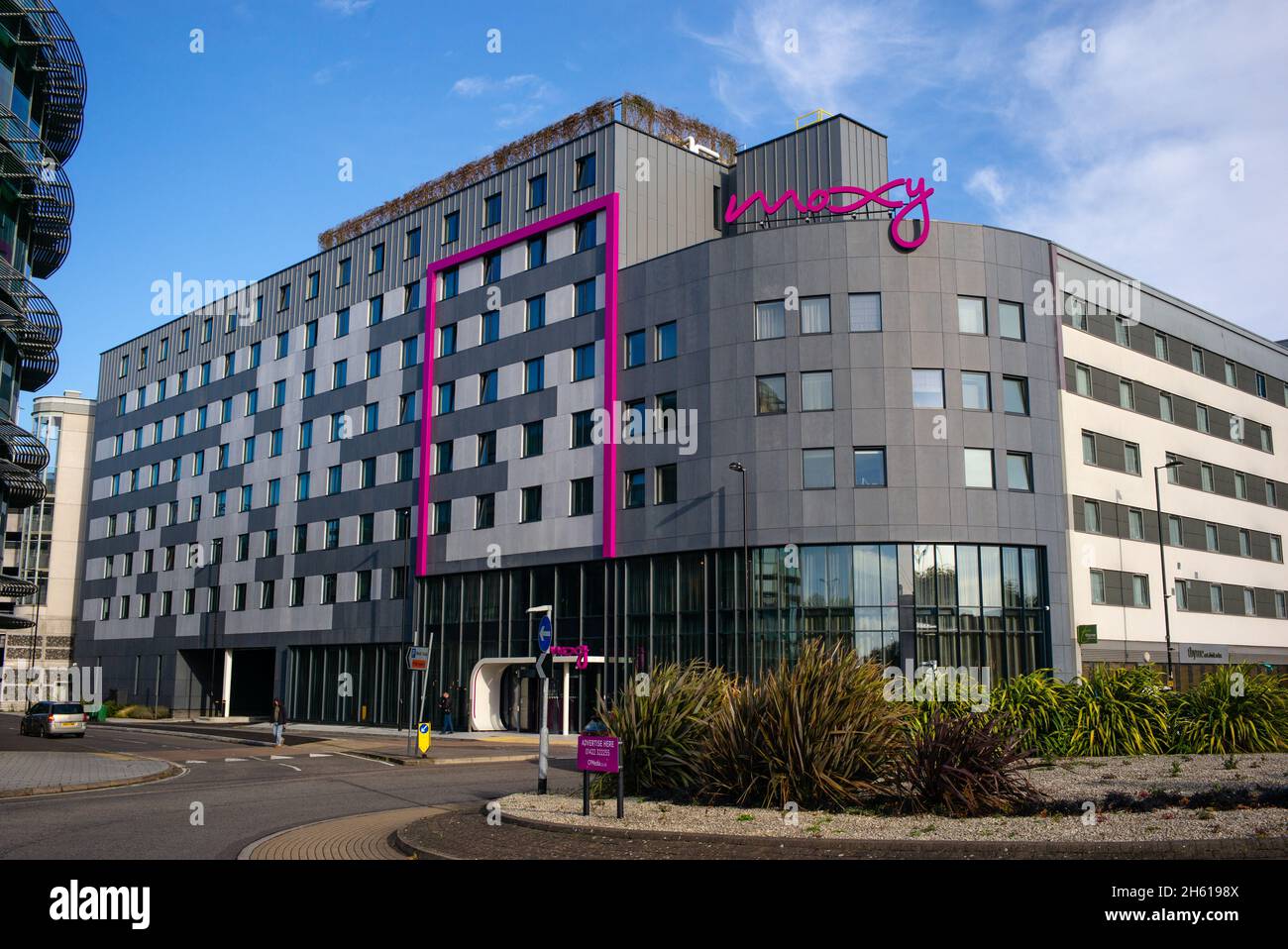 Il Moxy Hotel Southampton si trova in Harbour Road vicino a Westquay UK. Foto Stock