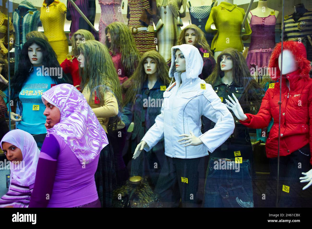 Egypte, la Côte méditerranéenne, Alexandrie, viale dello shopping Abdel Nasser (ex rue Fouad). // Egitto, Alessandria, shopping in Abdel Nasser Street (ex F Foto Stock