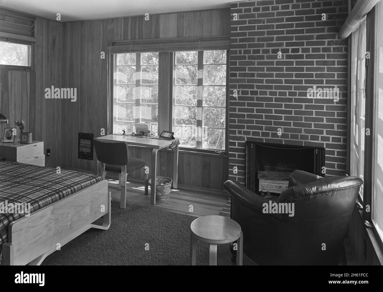 1940s Housing - Bedroom Interior of a residence in Hobe Sound, Florida; 1941 Foto Stock