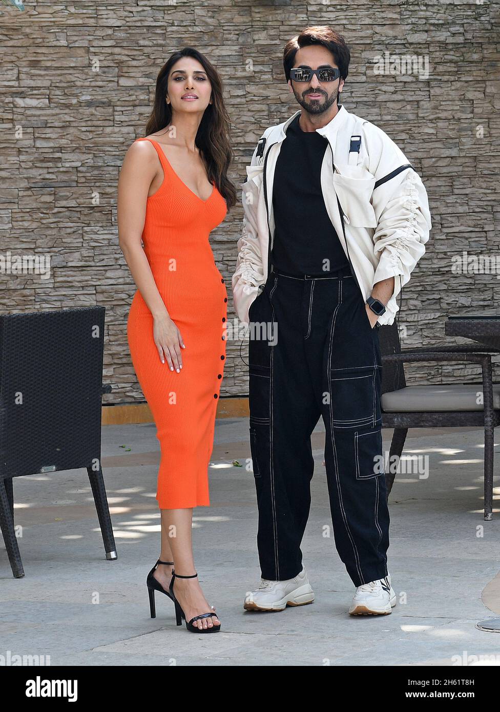 Gli attori di Bollywood Ayushmann Khurrana e Vaani Kapoor posano per una foto durante un evento di promozione del loro prossimo film 'Chandigarh Kare Aashiqui' a Mumbai. (Foto di Ashish Vaishnav / SOPA Images/Sipa USA) Foto Stock