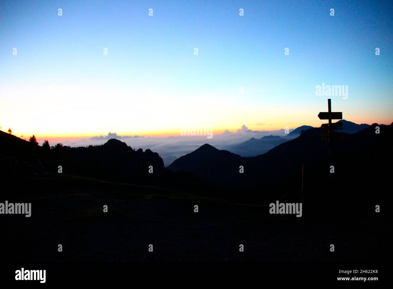 indicazioni sulla strada per la cima del kampenwand (1669 m) in chiemgau, alpi chiemgau, vicino aschau, alta baviera, baviera, germania meridionale, germania Foto Stock
