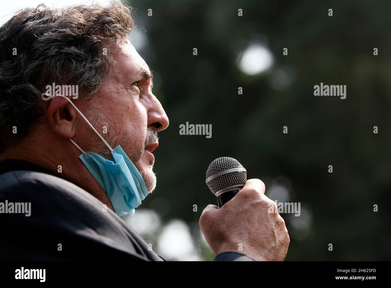 Reportage: Un reporter pone una domanda all'evento stampa con il Segretario alla Difesa Mark Esper dopo la US-India 2+2 ministeriale, Nuova Delhi, India, 27 ottobre 2020. Foto Stock