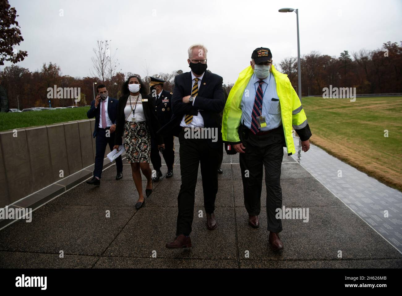 Reportage: Il Segretario alla Difesa Christopher C. Miller partecipa all'apertura del Museo Nazionale dell'Esercito degli Stati Uniti, Fort Belvoir, Va., 11 novembre 2020. Foto Stock