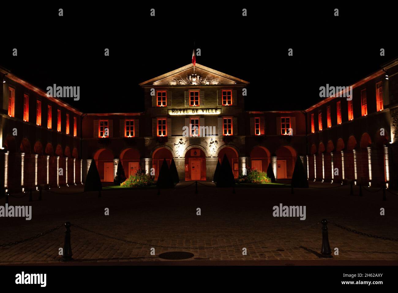 Hotel de Ville illuminato di notte, Beaune, Côte d'Or Foto Stock