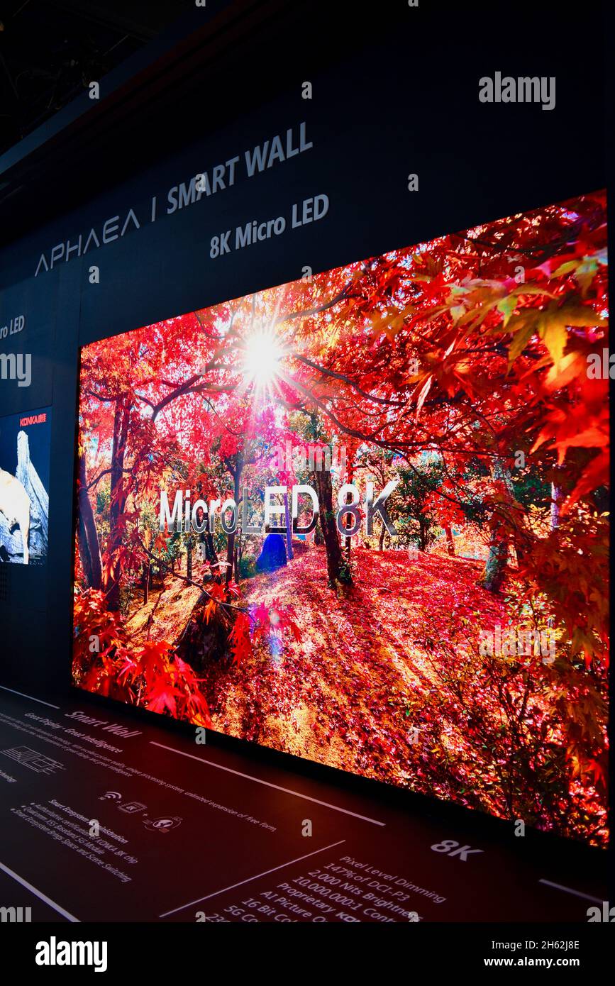 Il produttore cinese di elettronica Konka espone il proprio TV Micro LED Aphaea Smart Wall 8K al Consumer Electronics Show (CES) Las Vegas, NV, USA Foto Stock