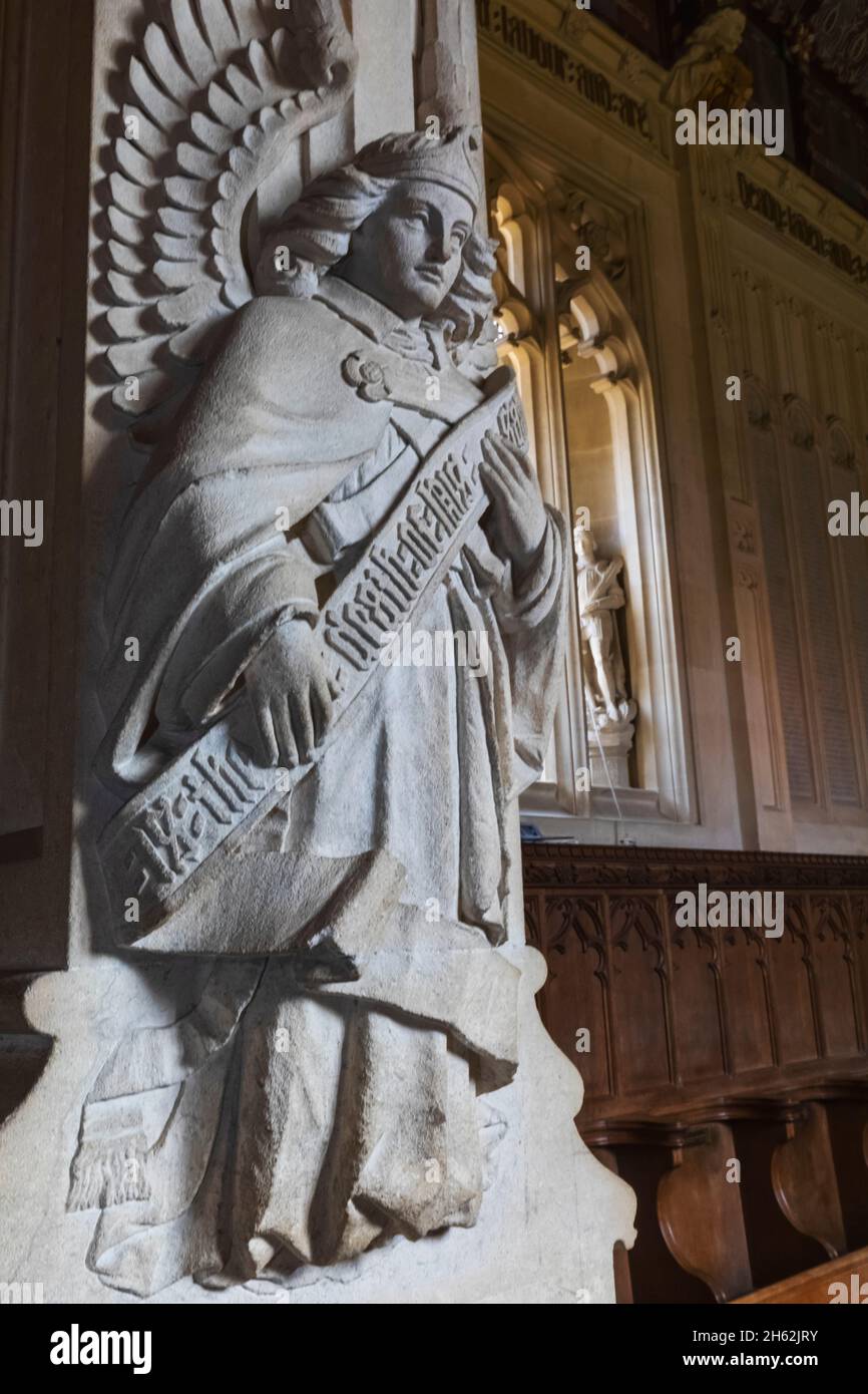 inghilterra, isola di wight, newport, castello di carisbrooke, st.nicholas nella cappella castro, statua d'ingresso Foto Stock