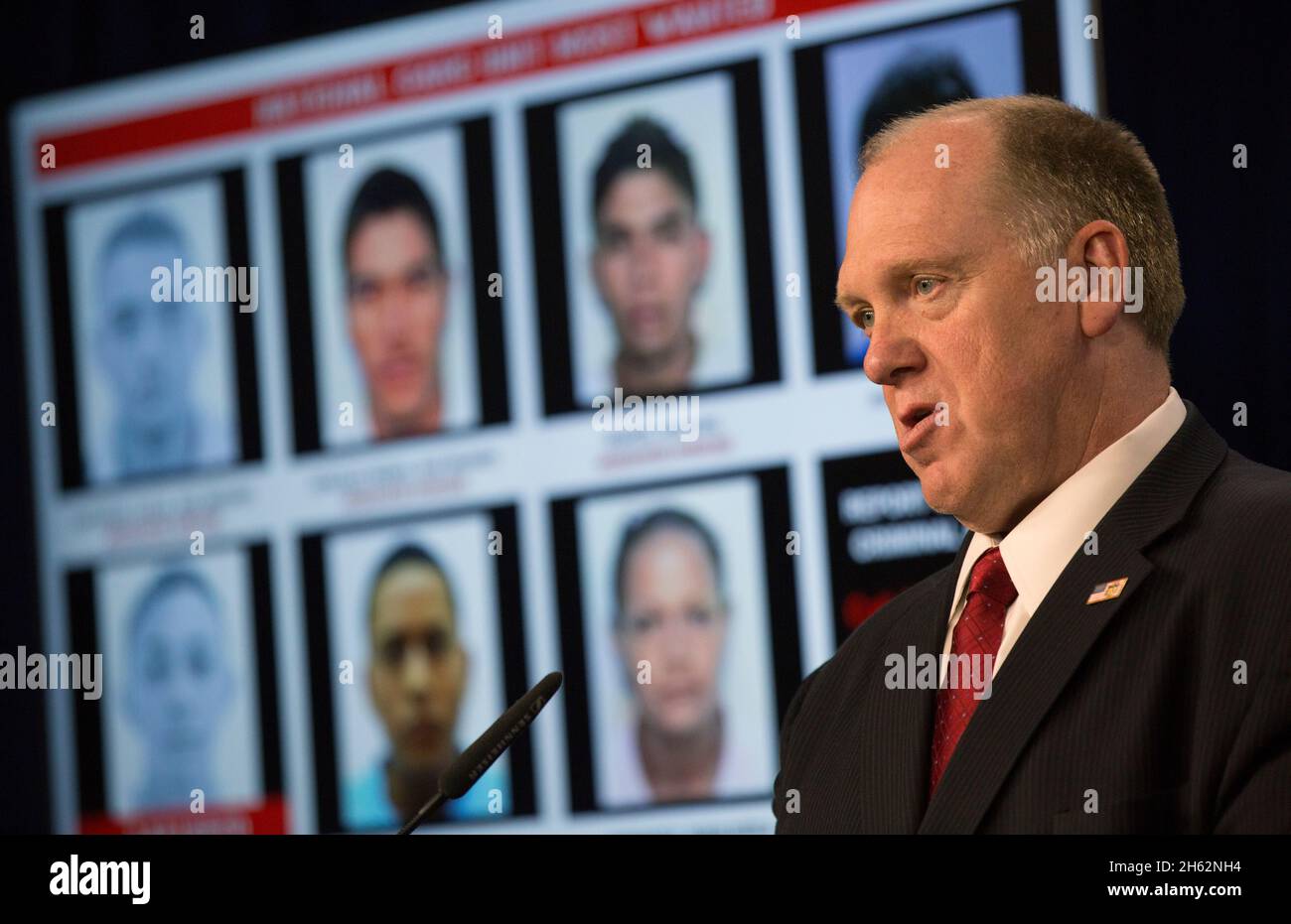 Direttore aggiunto e funzionario senior che svolge le funzioni del direttore per l'immigrazione e l'applicazione delle dogane degli Stati Uniti Thomas Homan ospita un briefing stampa per aggiornare i media sullo stato di avanzamento dell'operazione Raging Bull presso la sede ICE di Washington, D.C., 15 novembre 2017 Foto Stock