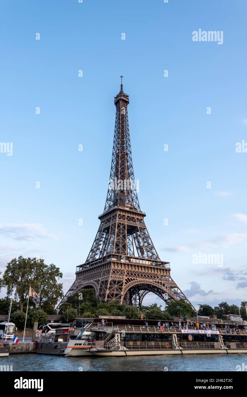 francia,parigi,ãžle-de-france,torre eiffel,ristorante nave sulla senna Foto Stock