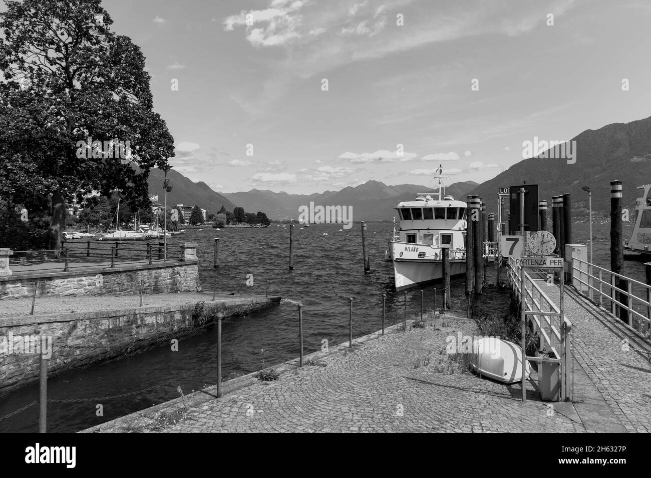 passeggiata lungo locarno sulle rive del lago maggiore locarno,canton ticino,svizzera Foto Stock
