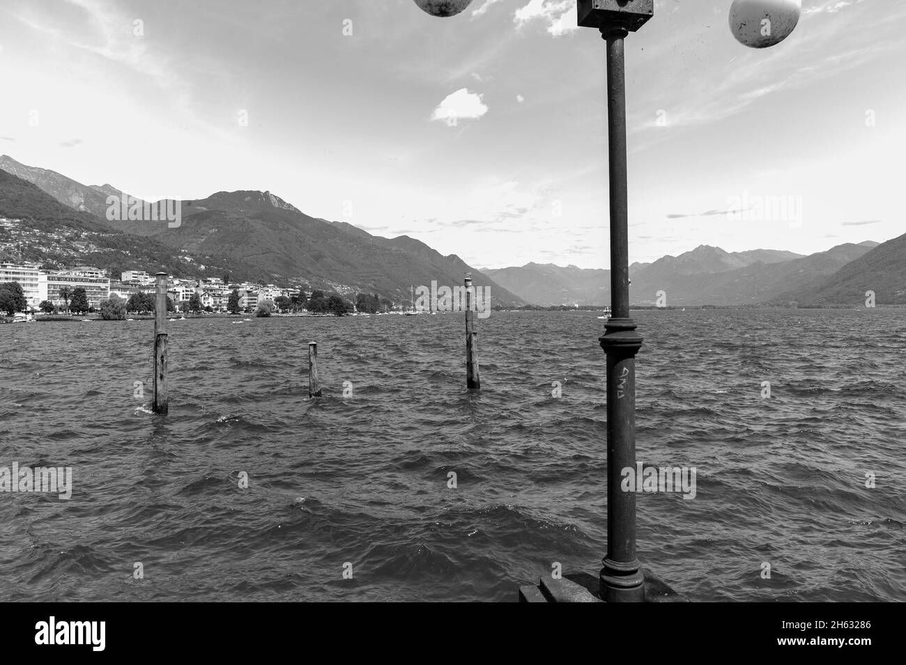 passeggiata lungo locarno sulle rive del lago maggiore locarno,canton ticino,svizzera Foto Stock