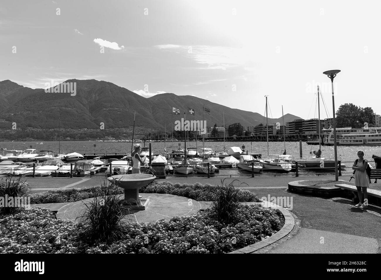 passeggiata lungo locarno sulle rive del lago maggiore locarno,canton ticino,svizzera Foto Stock