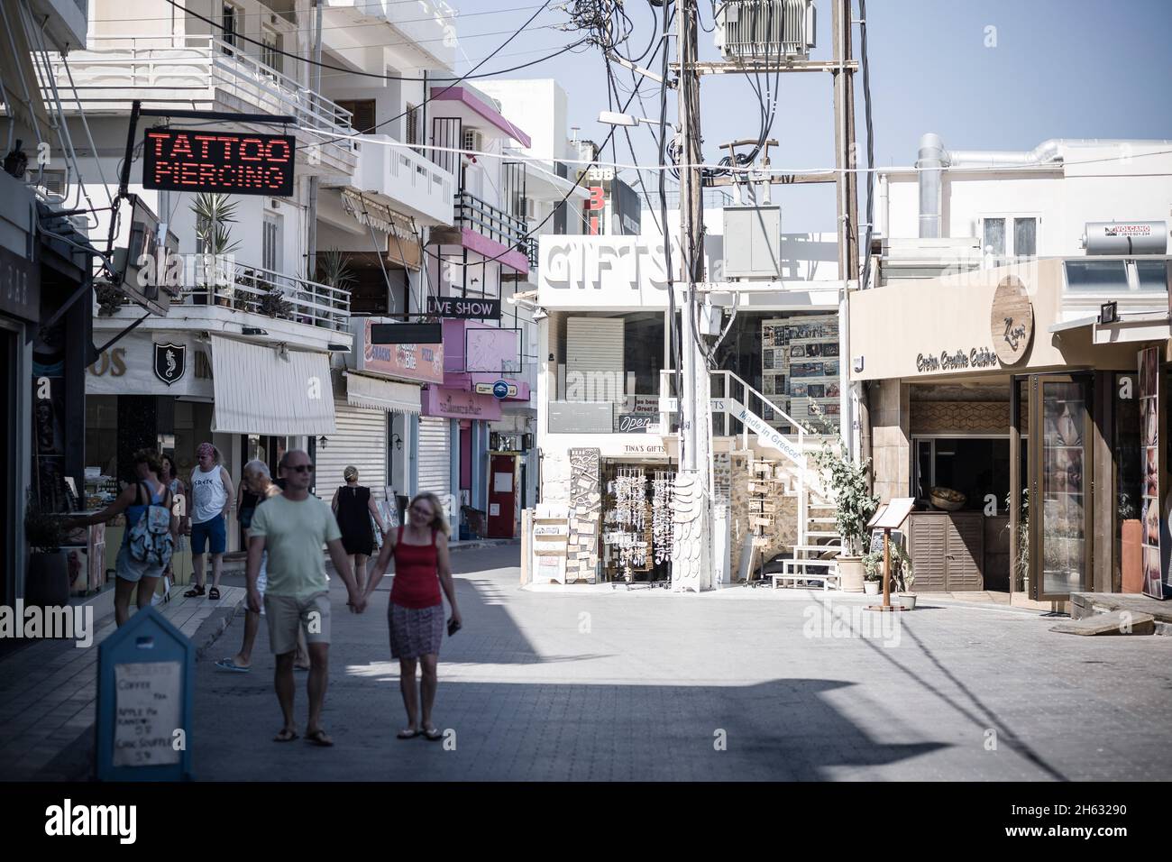 strade affascinanti della città vecchia a limin vicino a chersonissou. creta isola, grecia Foto Stock