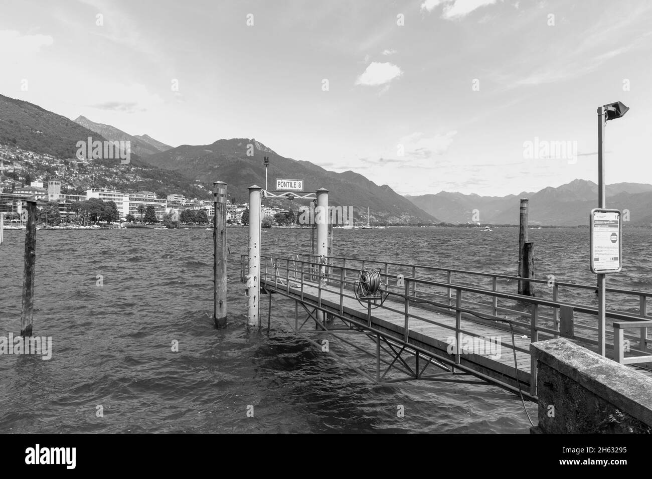 passeggiata lungo locarno sulle rive del lago maggiore locarno,canton ticino,svizzera Foto Stock