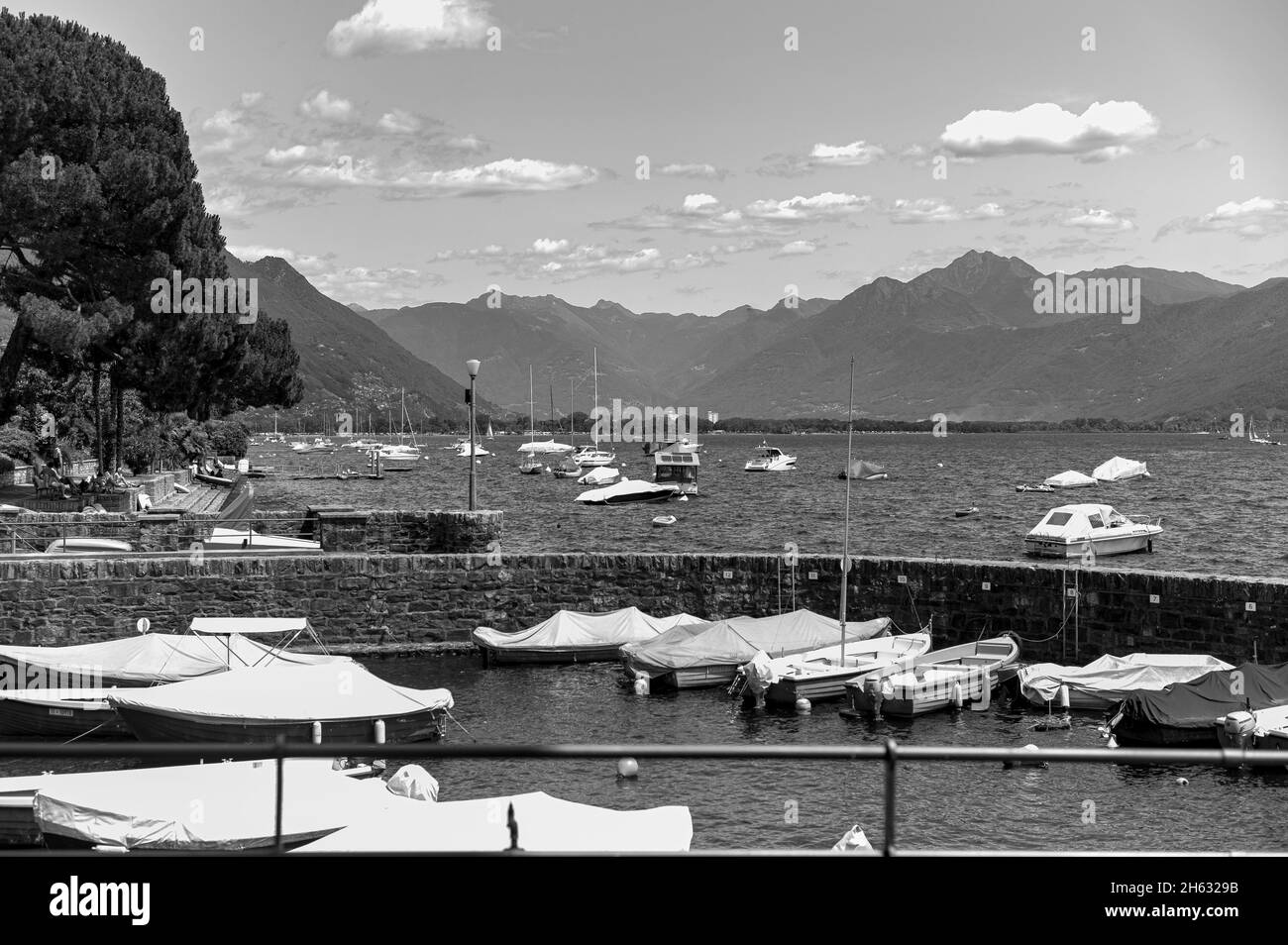 passeggiata lungo locarno sulle rive del lago maggiore locarno,canton ticino,svizzera Foto Stock