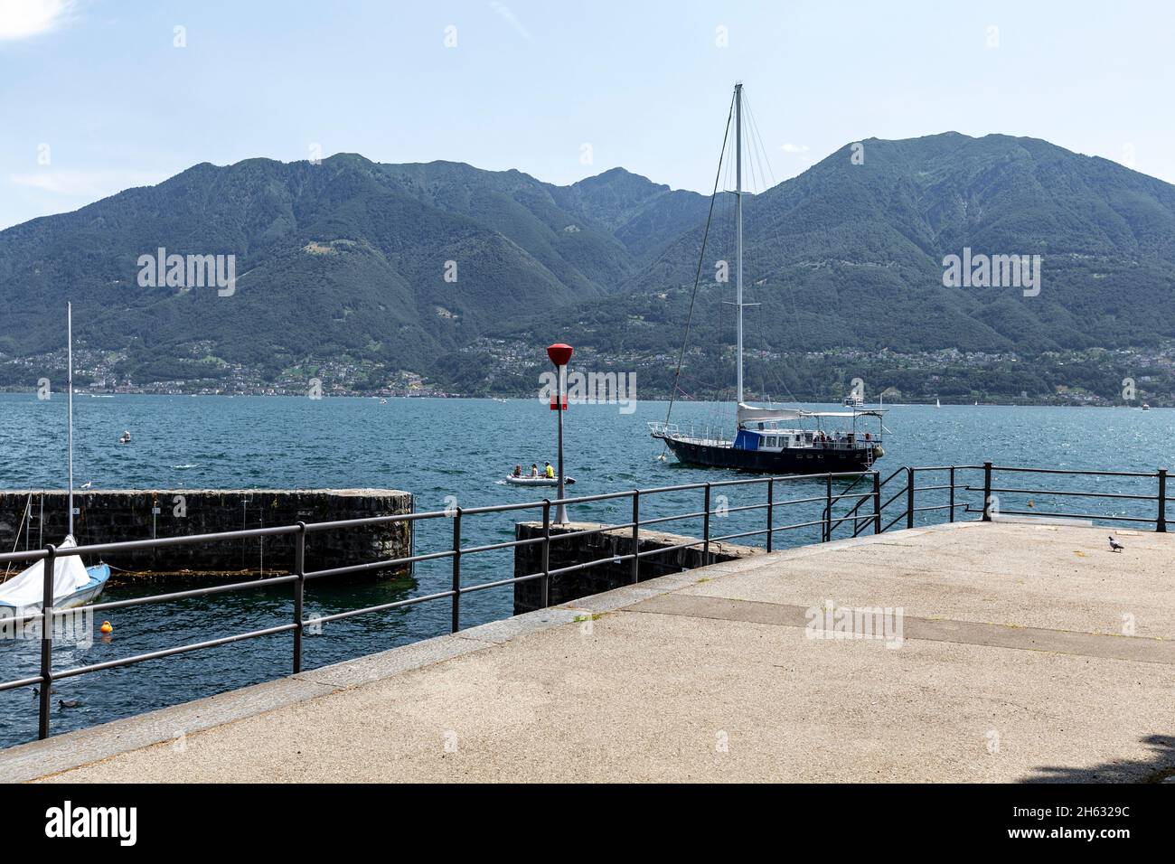 passeggiata lungo locarno sulle rive del lago maggiore locarno,canton ticino,svizzera Foto Stock