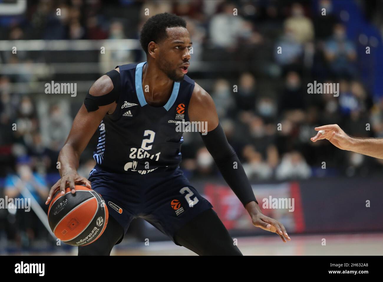 San Pietroburgo, Russia. 12 novembre 2021. SAN PIETROBURGO, RUSSIA - NOVEMBRE 12: Jordan Loyd of BC Zenit durante la partita dell'Eurolega Turkish Airlines tra BC Zenit e BC Olympiacos alla Sibur Arena il 12 Novembre 2021 a San Pietroburgo, Russia (Foto di Anatolij Medved/Orange Pictures) Credit: Orange Pics BV/Alamy Live News Foto Stock