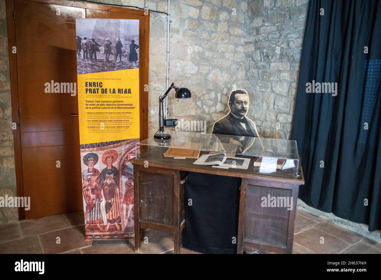 Mostra su Enric Prat de la Riba scrittore e politico catalano a Castell de Mur e col·lagiata de Santa Maria de Mur Conca de Tremp. Pallar Foto Stock