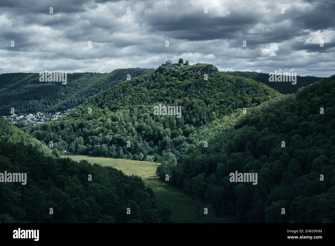 vista delle rovine del castello di hohenurach, bad urach Foto Stock