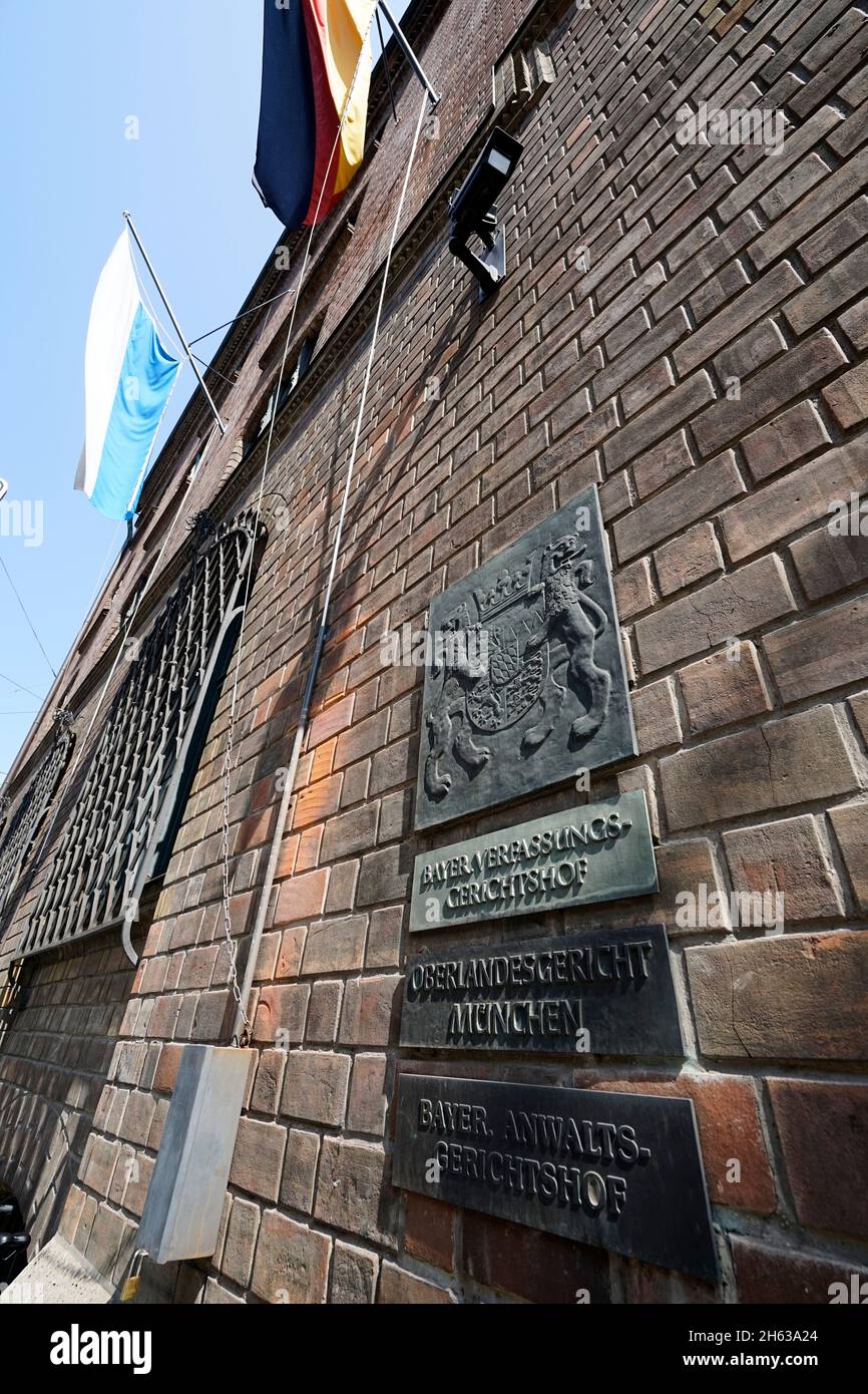 germania,baviera,monaco,centro città,edificio della giustizia,corte regionale superiore monaco,facciata,cartello d'ingresso,stemma bavarese Foto Stock