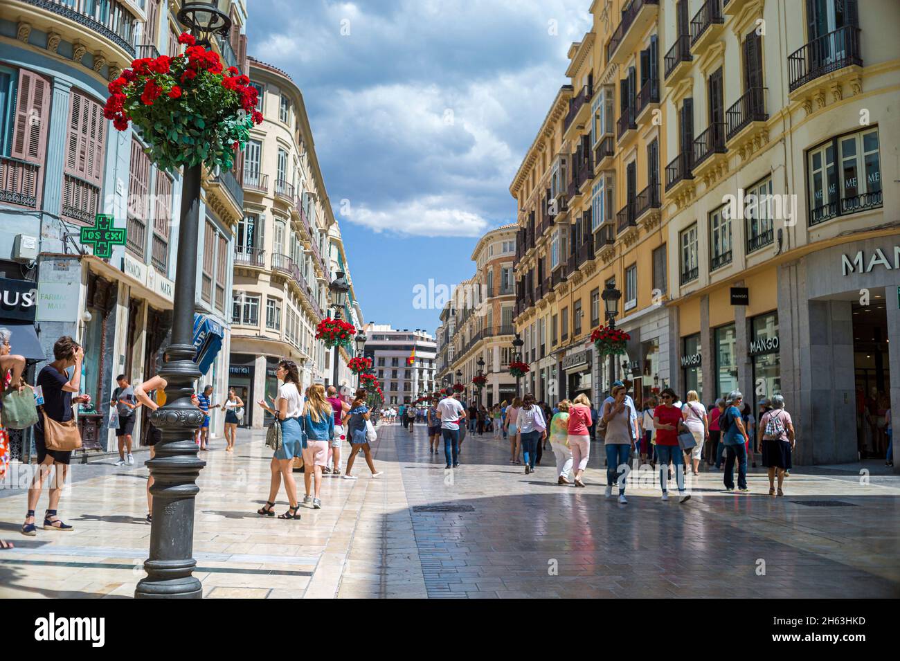 malaga,spagna: strada pedonale larios (calle marques de larios,1891) - questa strada lunga 300 metri è la strada commerciale principale della città e la quinta via commerciale più costoso in spagna. Foto Stock