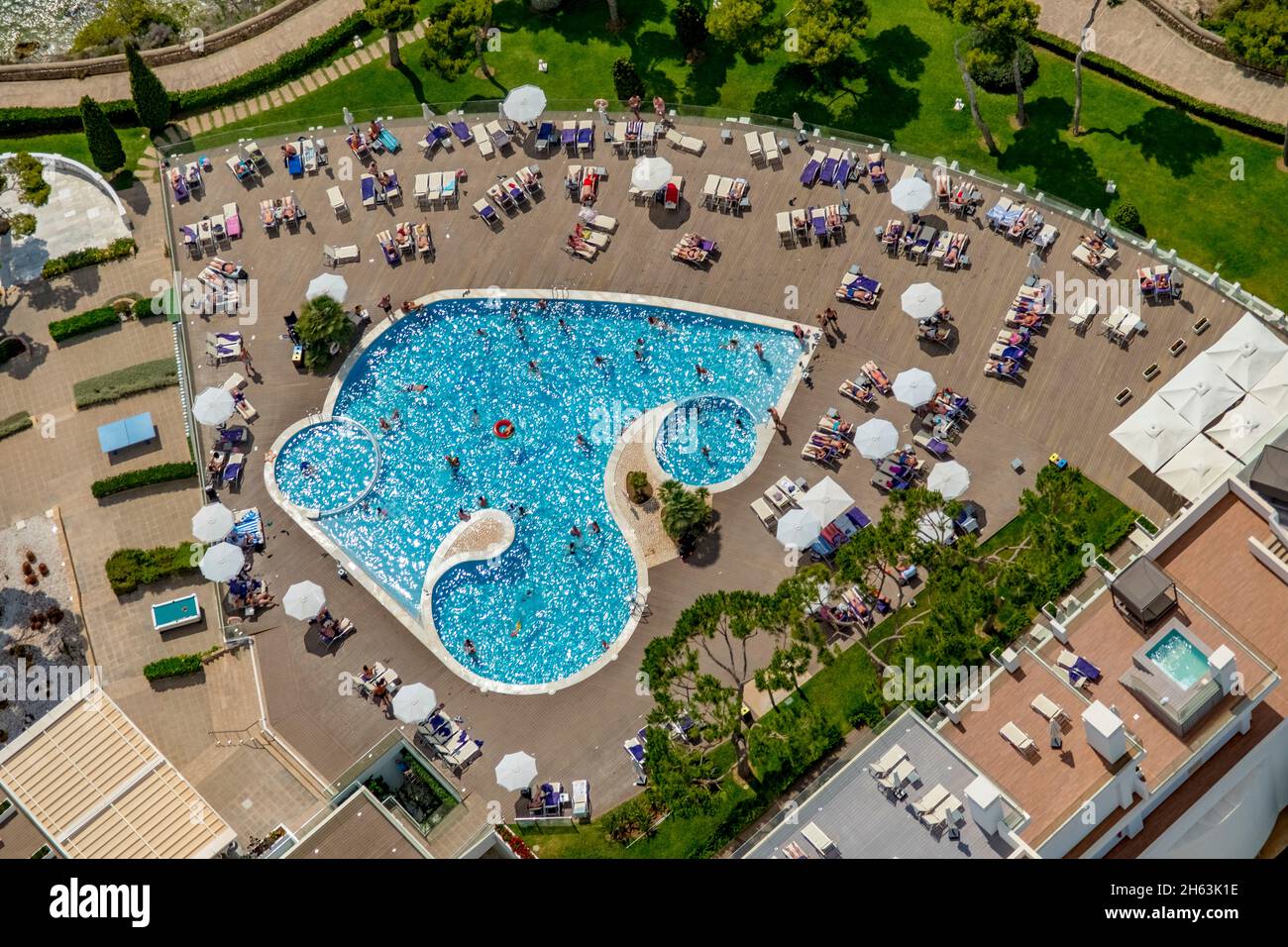 vista aerea,piscina sul tetto dell'aparthotel ponent mar,palmanova,calvià,mallorca,isole baleari,spagna Foto Stock