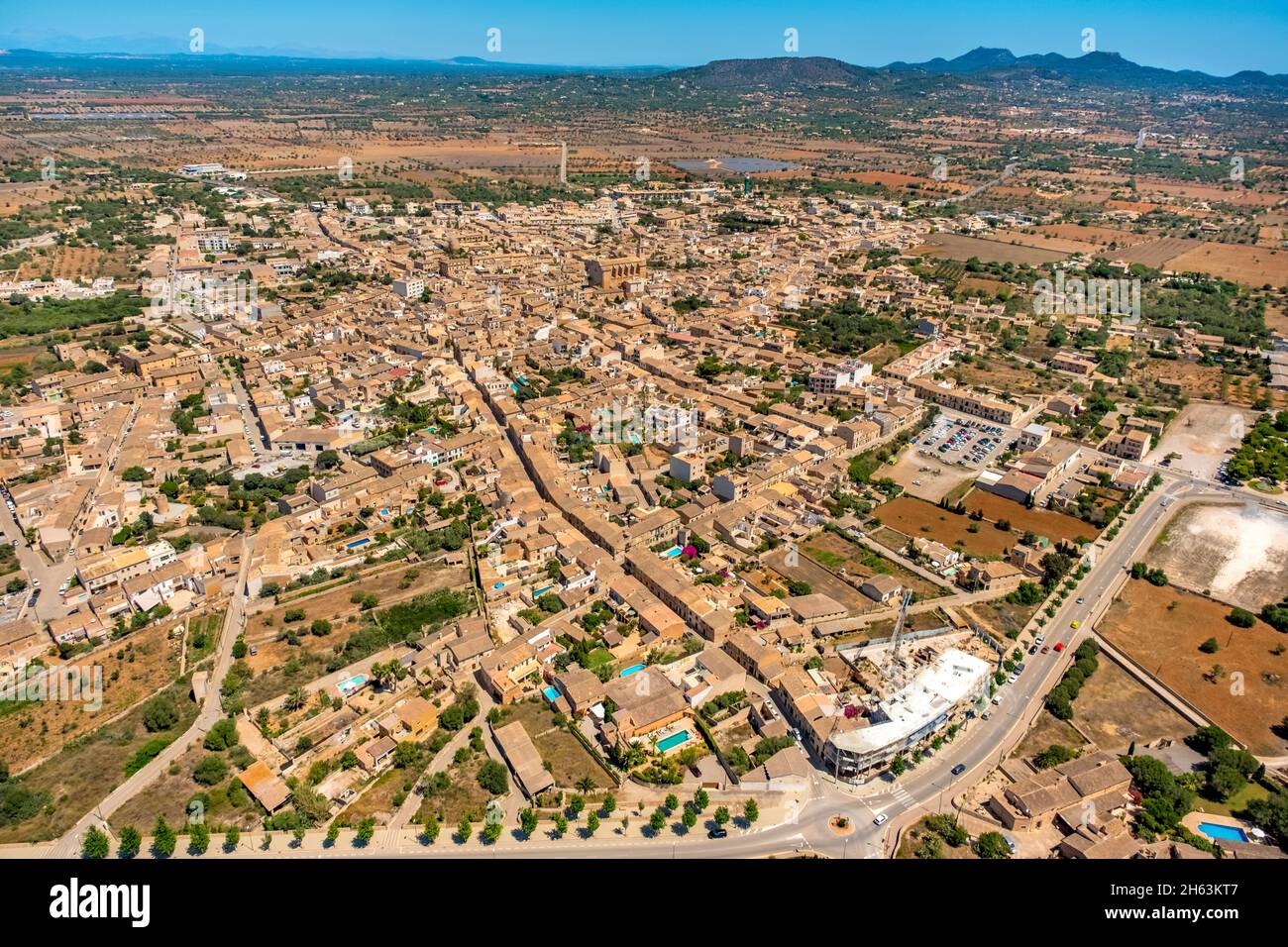 vista aerea, vista sulla città di santanyi e parròquia de sant andreu chiesa, santanyí, maiorca, isole baleari, spagna Foto Stock