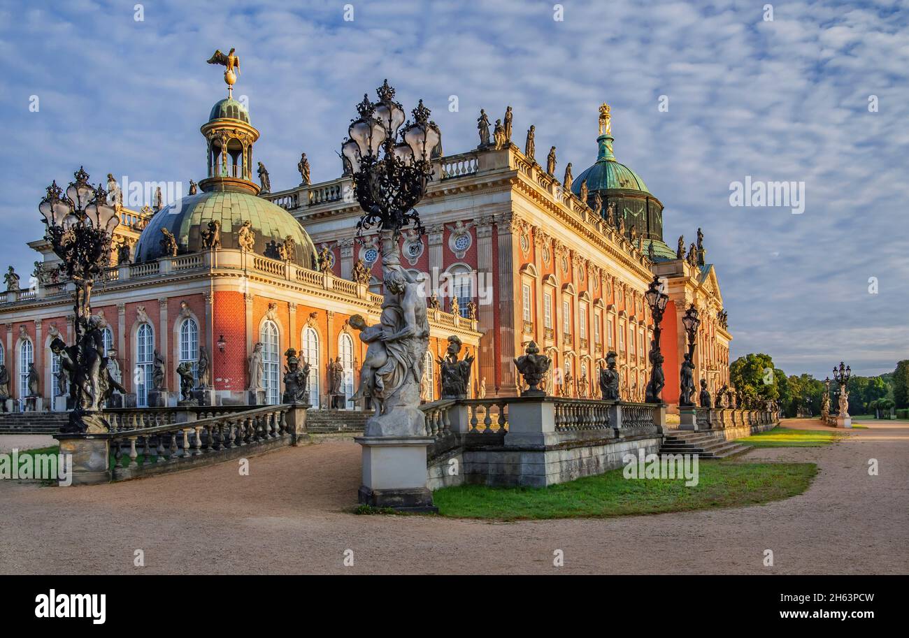 neues palais nel parco del palazzo di sanssouci, potsdam, brandeburgo, germania Foto Stock