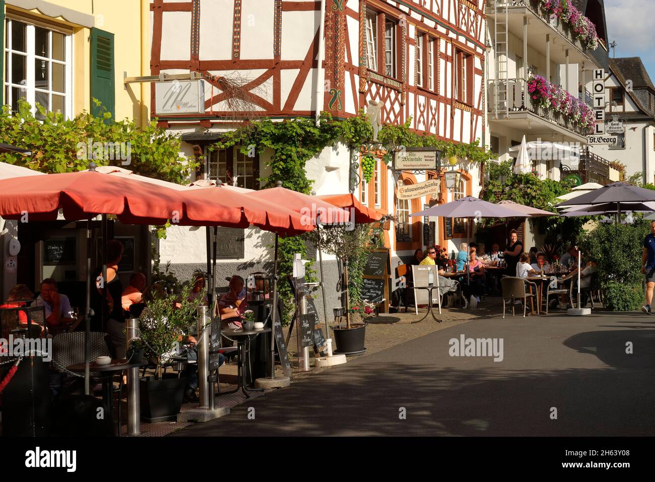 enoteche a ediger-eller sulla mosella,mosella valle,eifel,renania-palatinato,germania Foto Stock