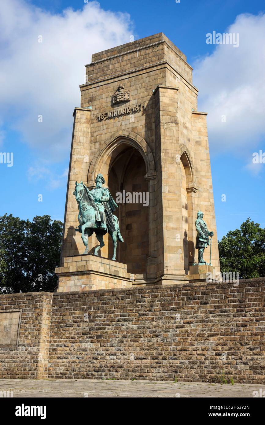 dortmund, renania settentrionale-vestfalia, germania - kaiser wilhelm monumento alle rovine di hohensyburg sul hengsteysee. Foto Stock