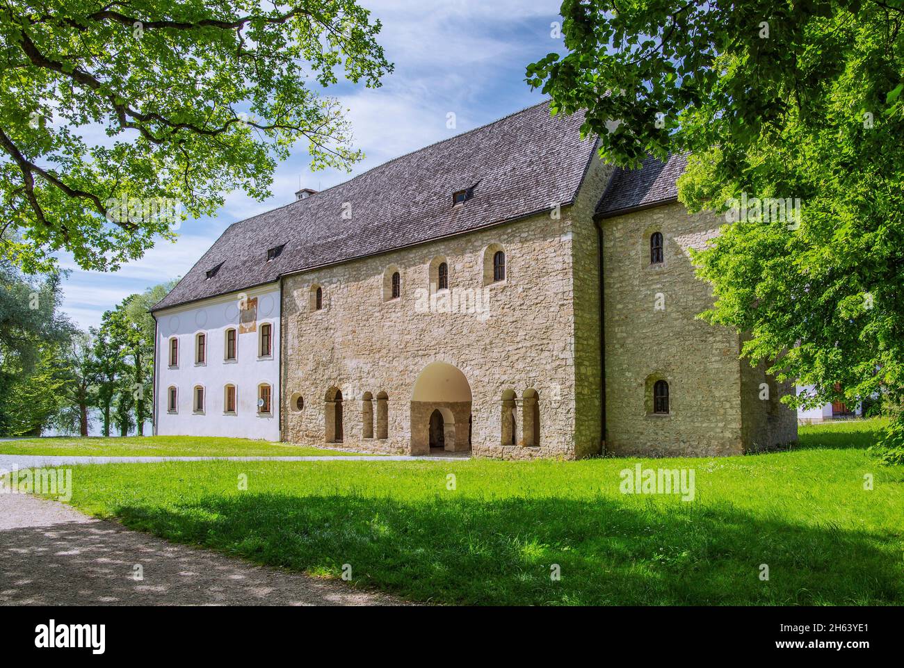 ingresso carolingia al monastero di frauenwörth, fraueninsel, comune chiemsee, chiemsee, chiemgau, alta baviera, baviera, germania Foto Stock