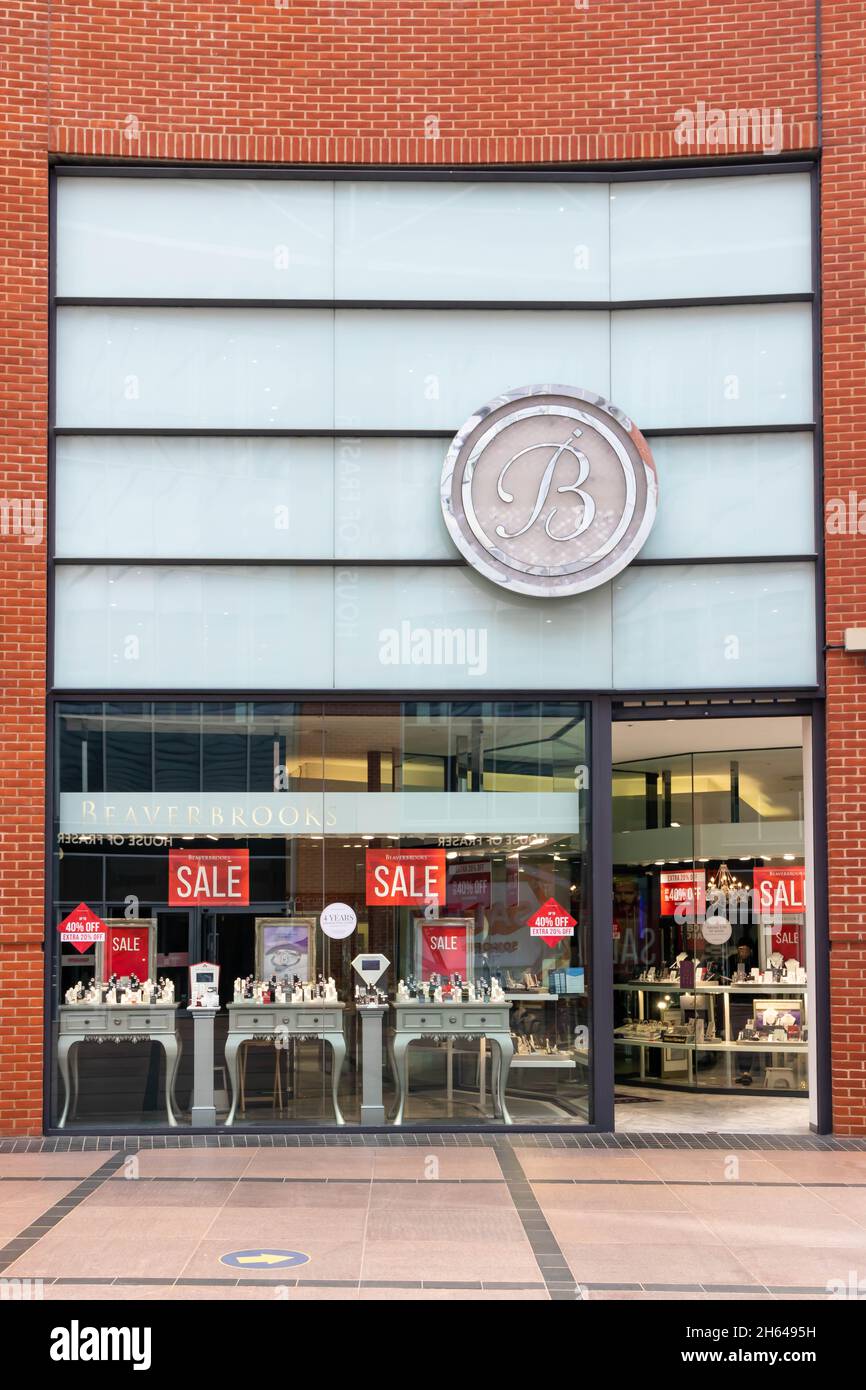 High Wycombe, Inghilterra - 21 luglio 2021: Negozio di gioielli Beaverbrooks nel centro commerciale Eden. Fondata nel 1919, l'azienda è ancora a conduzione familiare. Foto Stock