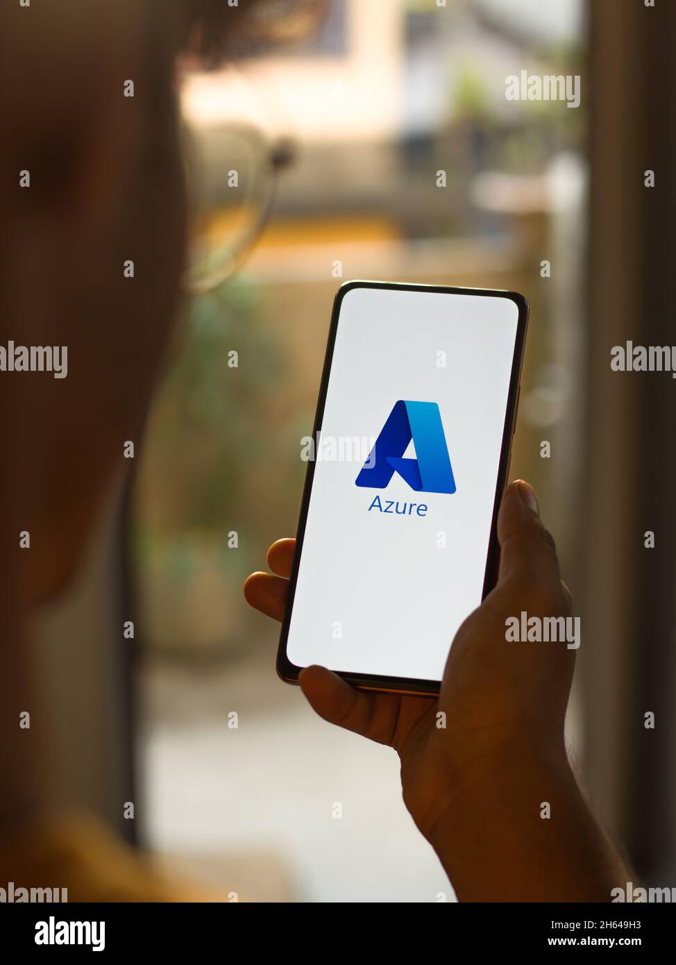 West Bangal, India - 11 novembre 2021: Logo Microsoft Azure sullo schermo del telefono immagine stock. Foto Stock