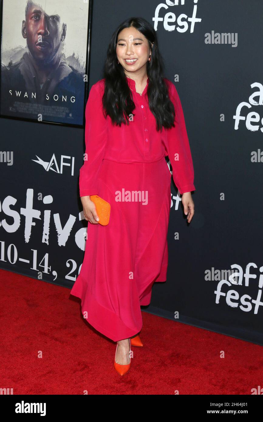 12 novembre 2021, Los Angeles, CA, Stati Uniti d'America: LOS ANGELES - NOV 12: Awkwafina al AFI Fest - Swan Song Premiere al TCL Chinese Theatre IMAX il 12 novembre 2021 a Los Angeles, CA (Credit Image: © Kay Blake/ZUMA Press Wire) Foto Stock