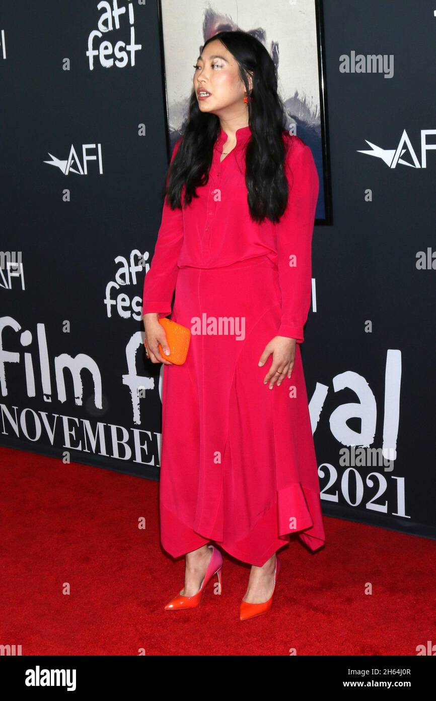 12 novembre 2021, Los Angeles, CA, Stati Uniti d'America: LOS ANGELES - NOV 12: Awkwafina al AFI Fest - Swan Song Premiere al TCL Chinese Theatre IMAX il 12 novembre 2021 a Los Angeles, CA (Credit Image: © Kay Blake/ZUMA Press Wire) Foto Stock