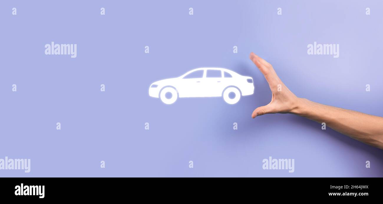 Icona auto per auto con mano maschile su sfondo grigio. Ampio banner composition.Car assicurazione auto e garanzia di collisione danni concetti. Foto Stock