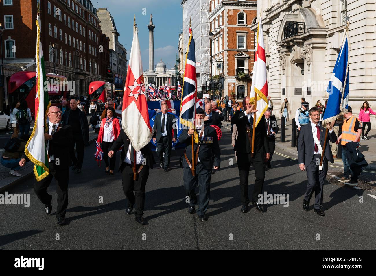 Londra, Regno Unito. 9 ottobre 2021. I sostenitori del protocollo anti-Irlanda del Nord si diranno verso Downing Street contro il confine marittimo irlandese Foto Stock