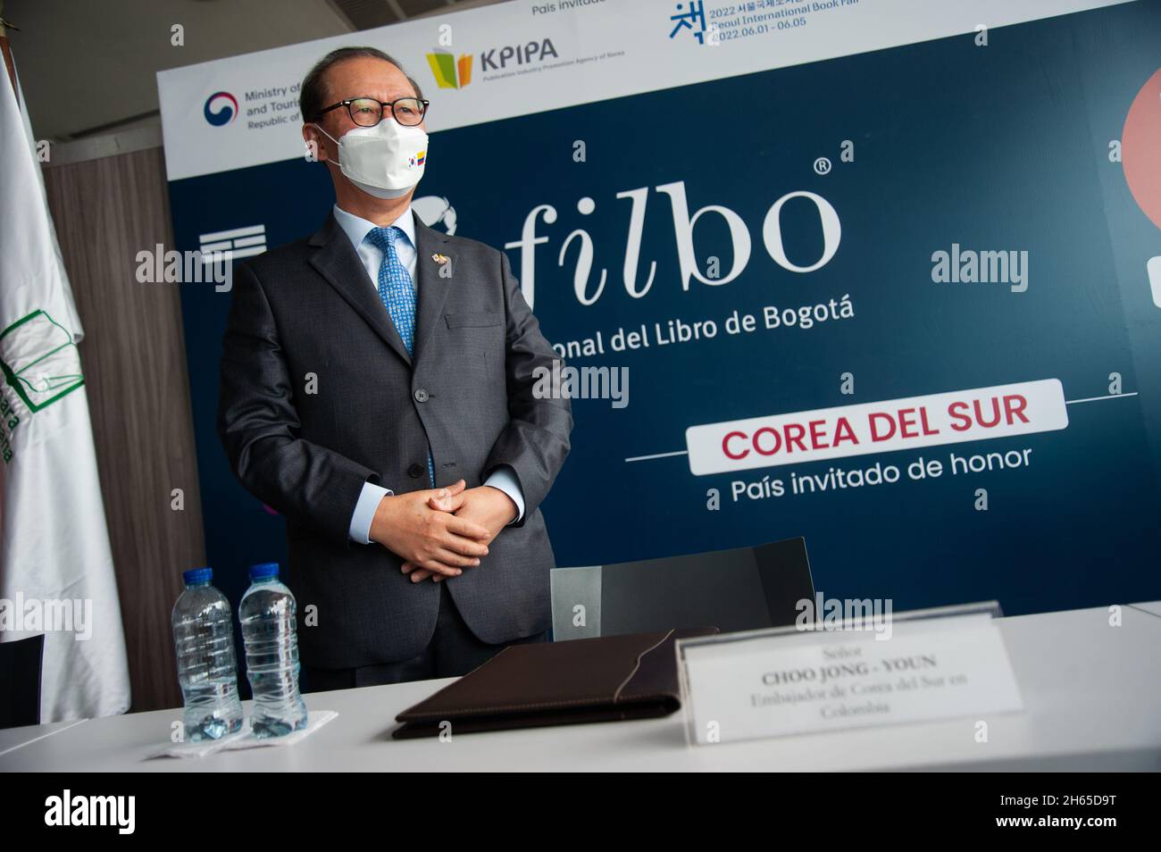 Choo Jong-Youn Ambasciatore per la repubblica di Corea del Sud in Colombia durante l'annuncio dell'evento da parte del Ministero della Cultura della Colombia dell'invitatio Foto Stock