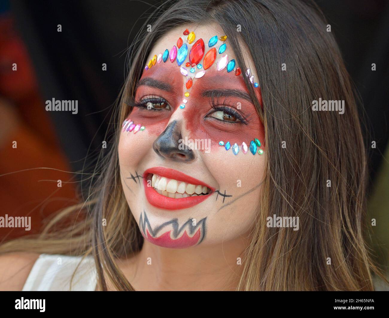 Gemme facciali immagini e fotografie stock ad alta risoluzione - Alamy