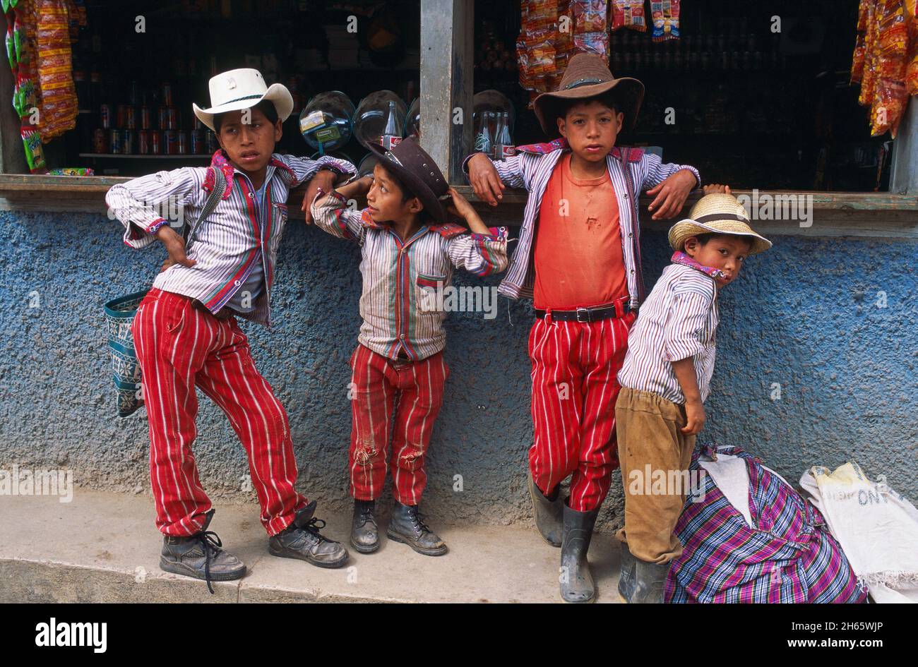 Guatemala, giovane ragazzo a Todos Santos de Cuchumatan. Foto Stock