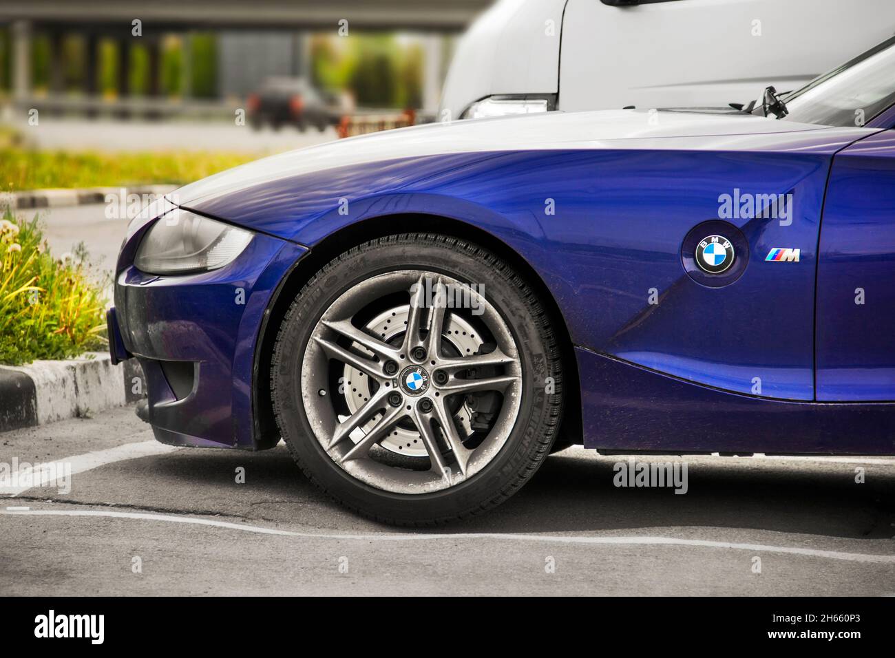 Kiev, Ucraina - 19 maggio 2020: BMW Z4 Coupe in città. Auto parcheggiata. Foto Stock