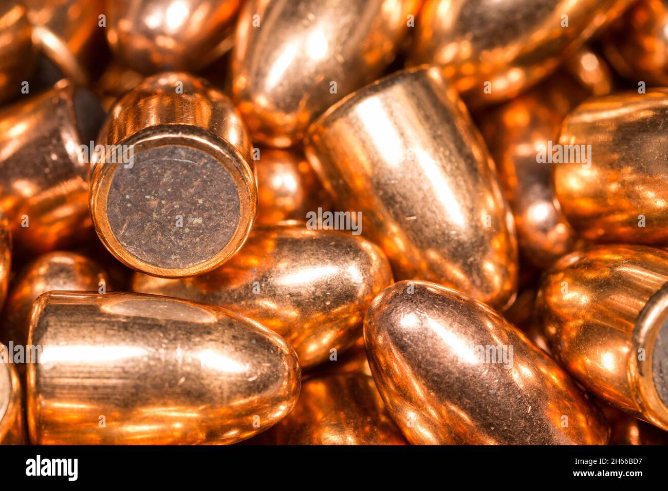 Proiettili a pistola completamente in metallo con camicia Foto Stock