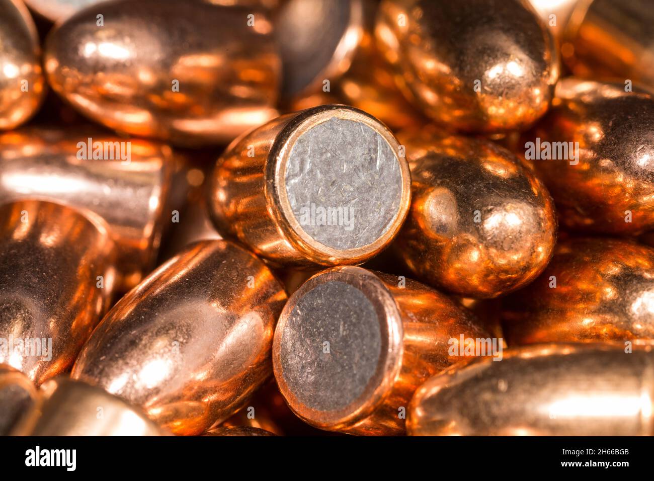 Proiettili a pistola completamente in metallo con camicia Foto Stock