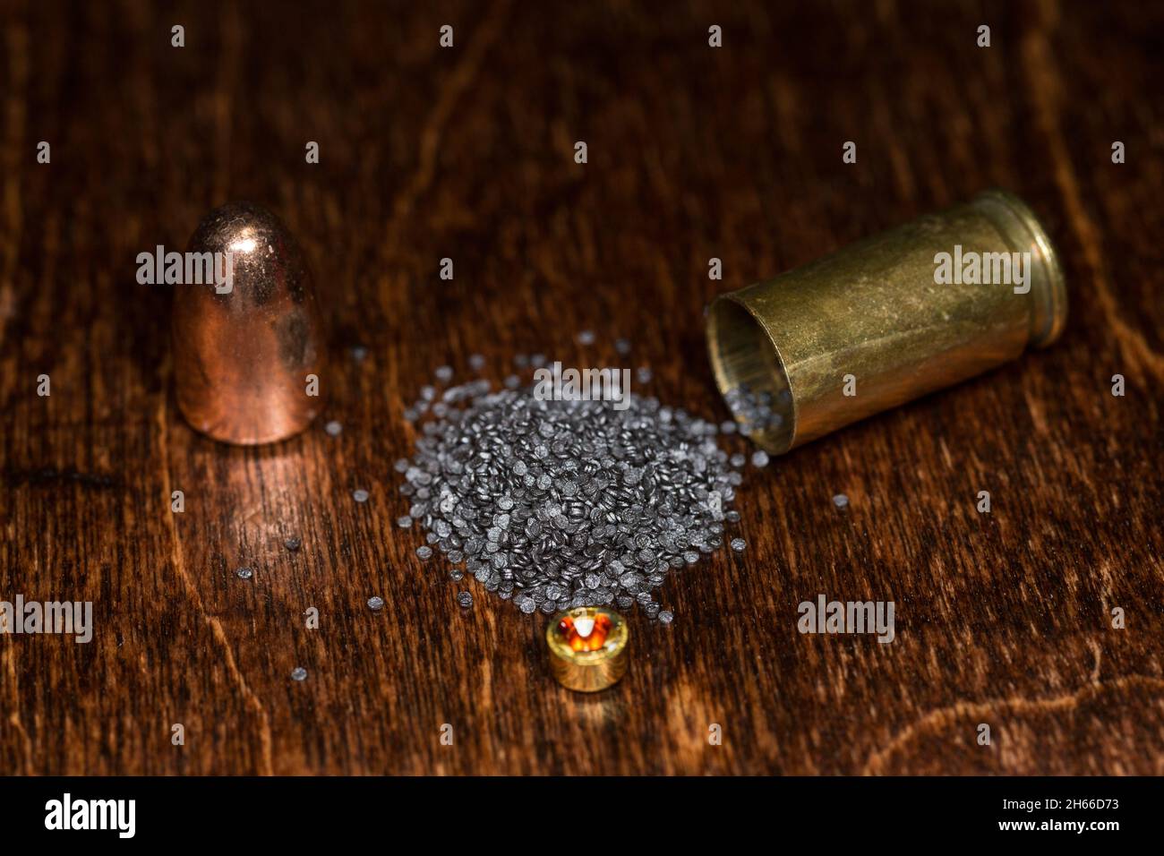 Componenti della cartuccia della pistola manuale Foto Stock