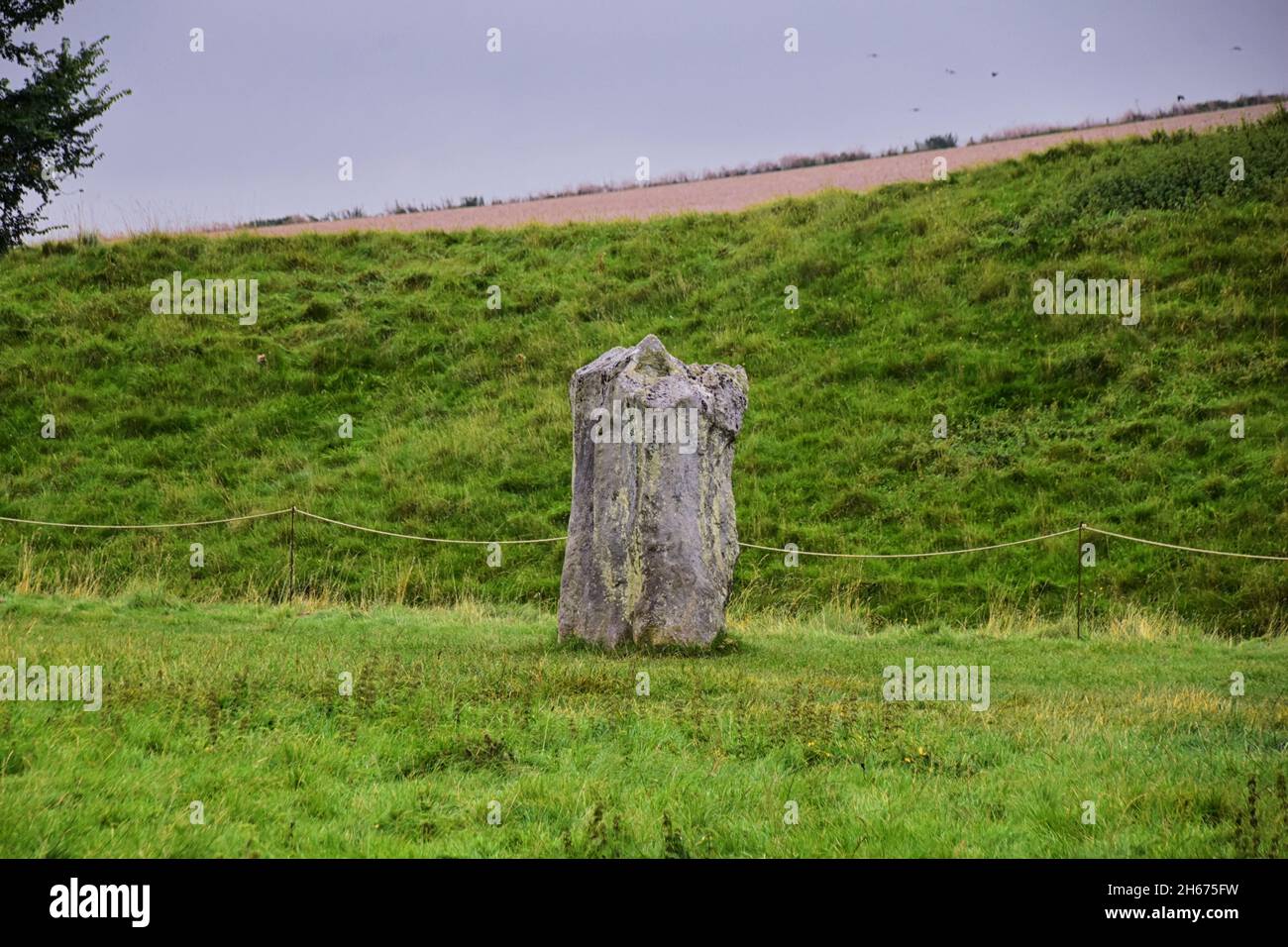 Il monumento di Avebury Stone Circle Henge si trova nel Wiltshire, nel sud-ovest dell'Inghilterra, uno dei più famosi siti megalitici preistorici del mondo. Foto Stock