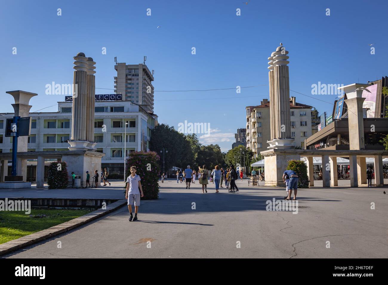 Ingresso centrale del parco Sea Garden sul Boulevard Slivnitsa nella città di Varna e resort sul mare situato nel Golfo di Varna, nella regione settentrionale della Bulgaria Foto Stock