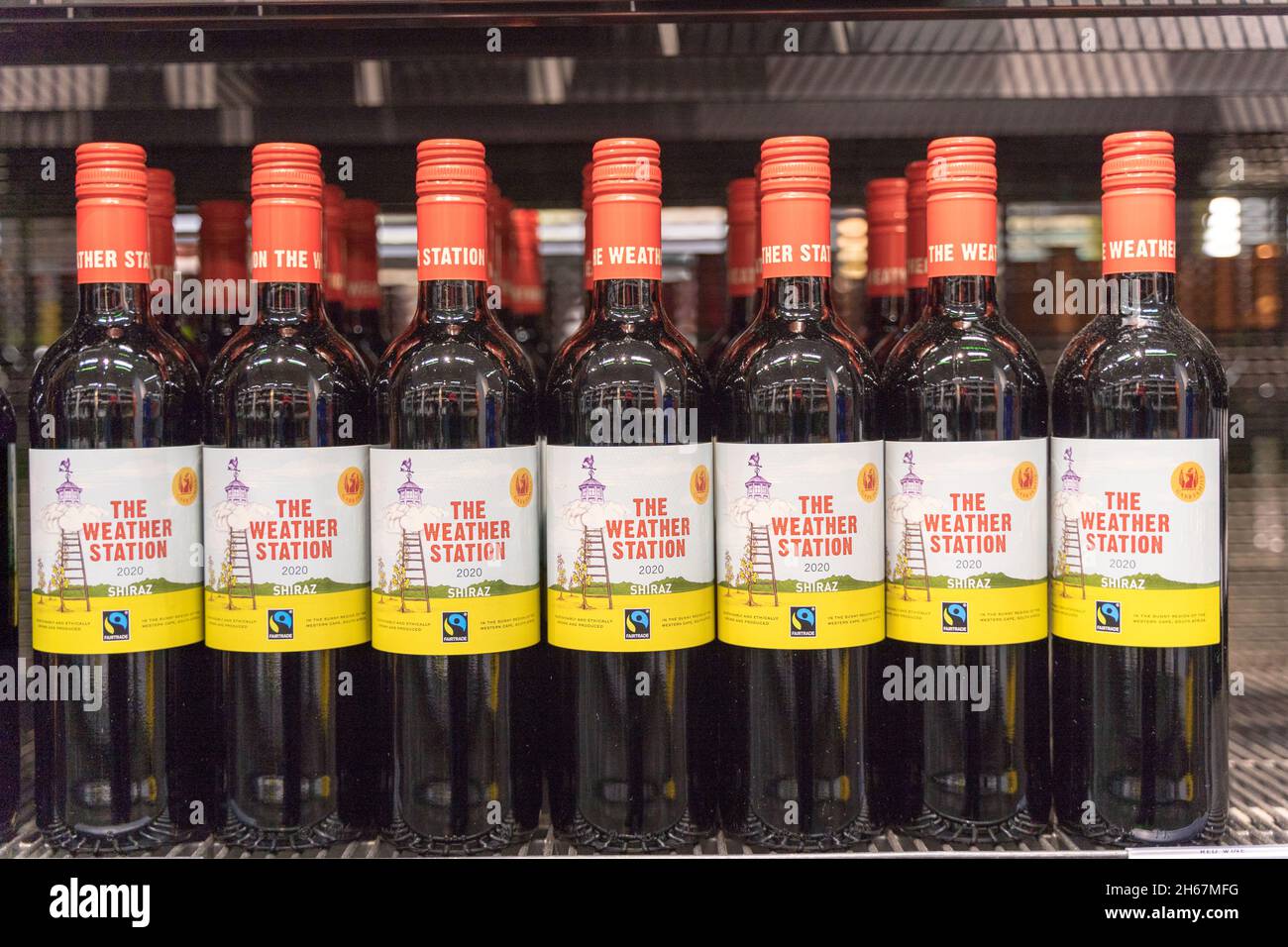 Riga della stazione meteo in gabinetto del vino Inghilterra UK Foto Stock