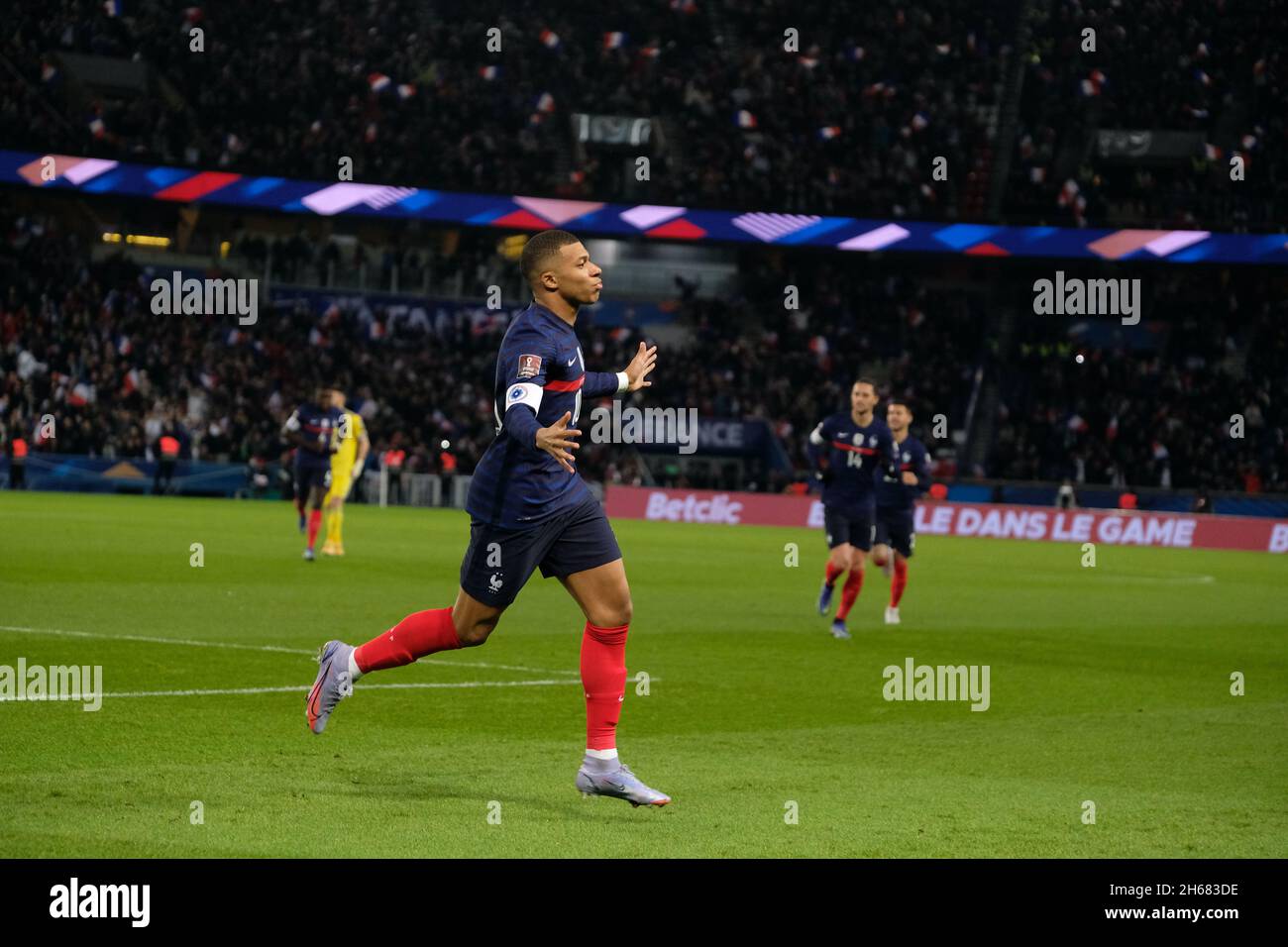 Parigi, Francia. 14 novembre 2021. Joy of KYLIAN MBAPPE dopo il suo secondo goal durante la partita di qualificazione della Coppa del mondo FIFA 2022 tra Francia e Kazakistan allo Stade de France.France ha vinto 8:0 (Credit Image: © Pierre Stevenin/ZUMA Press Wire) Foto Stock