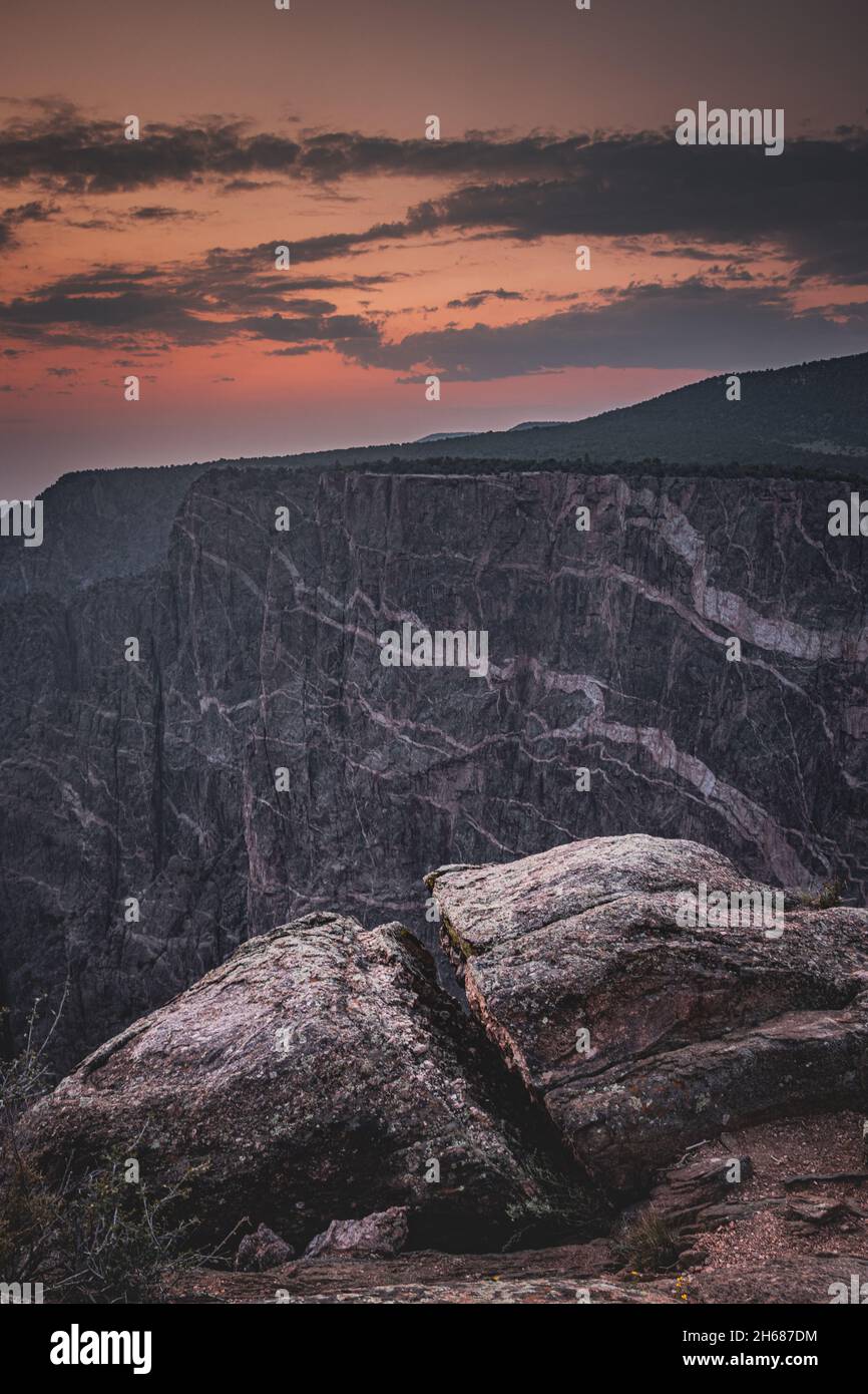 Due onde di roccia colorate nel Black Canyon di Gunnison, Colorado Foto Stock